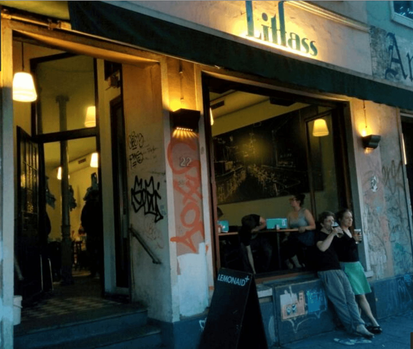 Cover image of this place Litfass