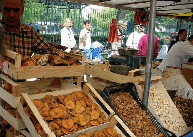 Cover image of this place Le Marché de la place des Fêtes