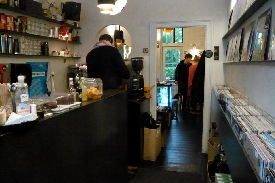 Cover image of this place Sort Kaffe & Vinyl