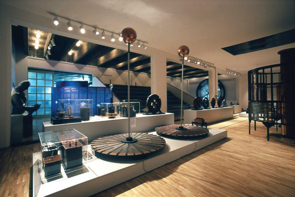 Cover image of this place Tesla's Cabinet