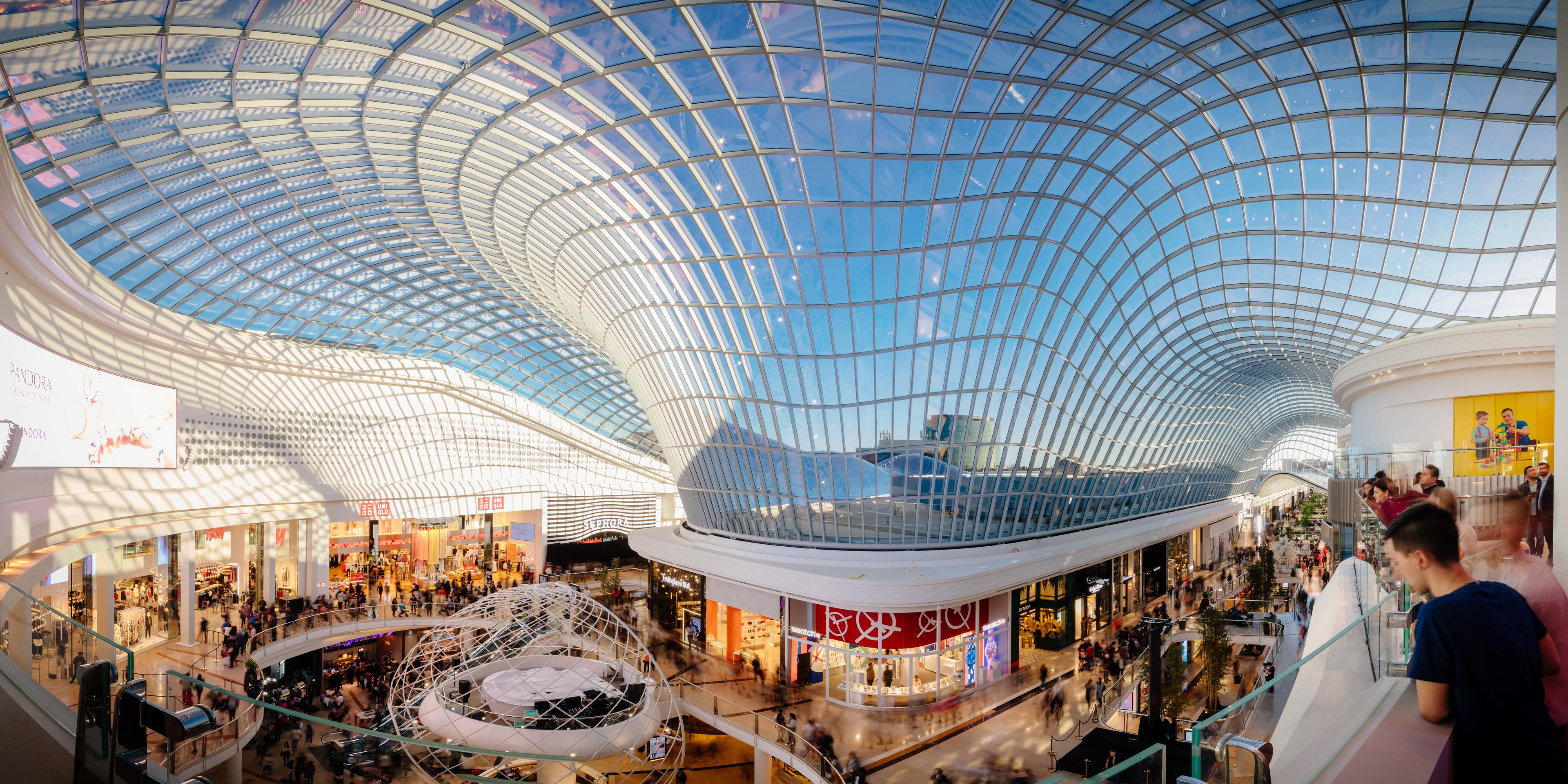 Chadstone Shopping Centre, Dandenong Rd.