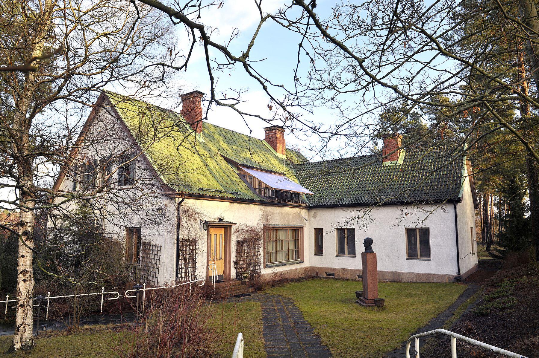 Cover image of this place Lönnström's Home Museum