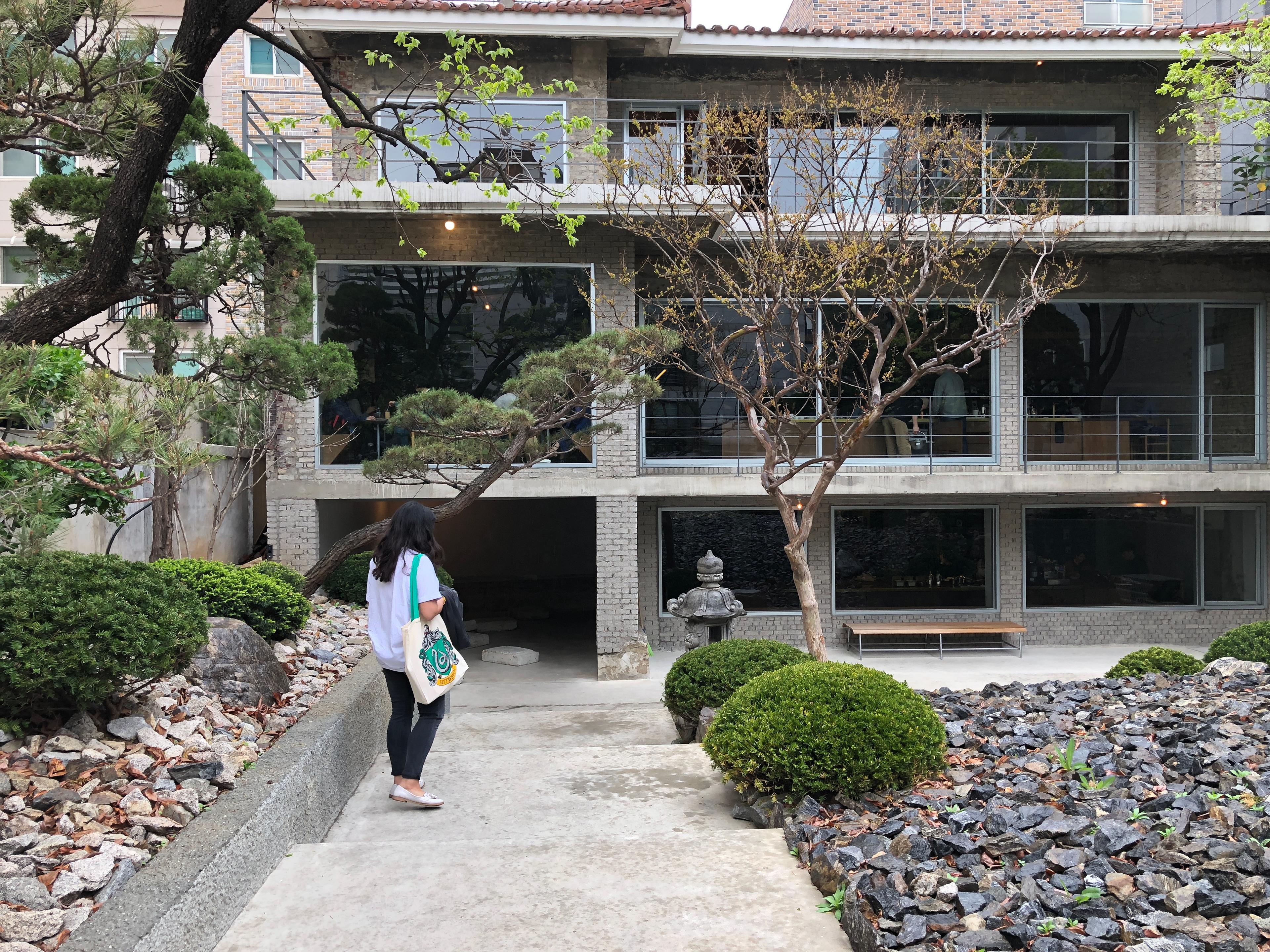 Cover image of this place Anthracite (앤트러사이트)