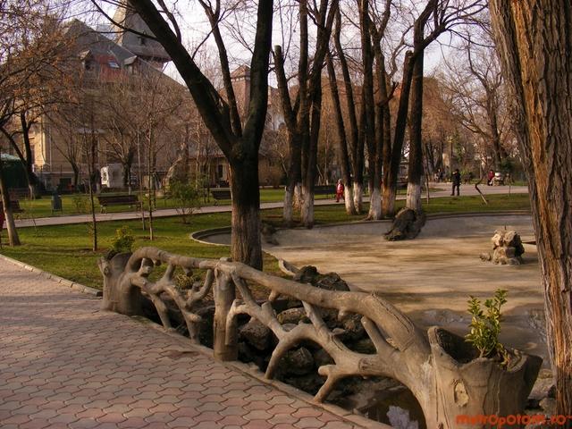 Cover image of this place Ion Voicu (Ioanid) Park