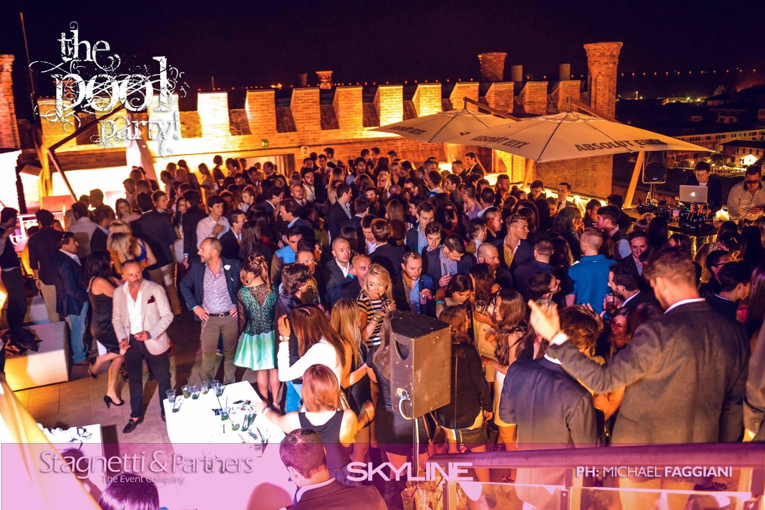 Cover image of this place Skyline Rooftop Bar