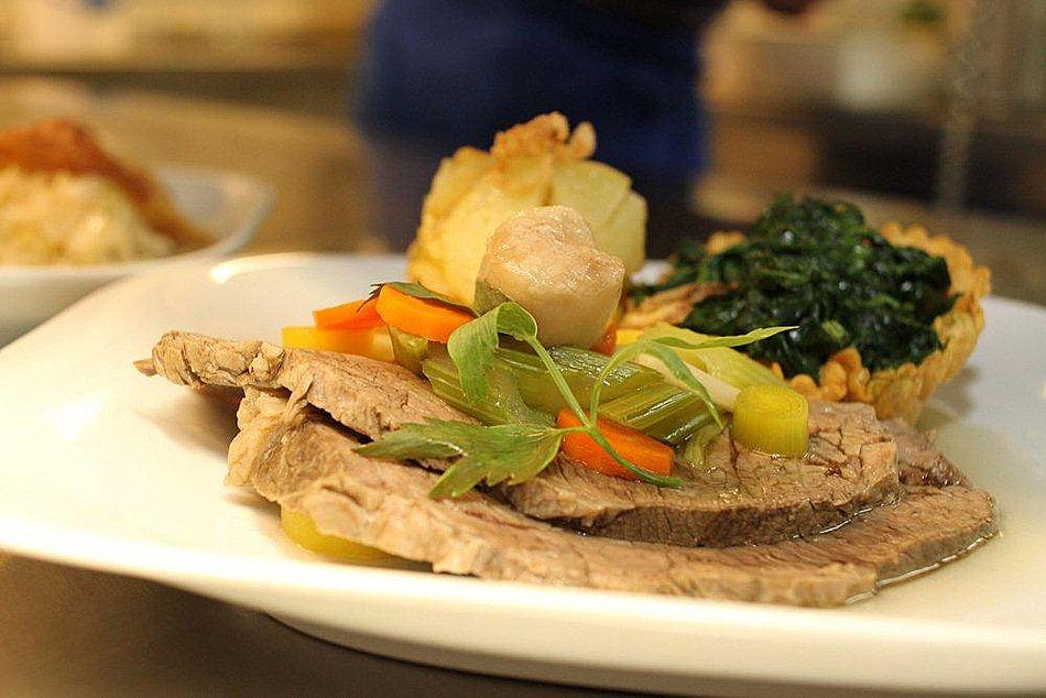 Cover image of this place Riese Haymon