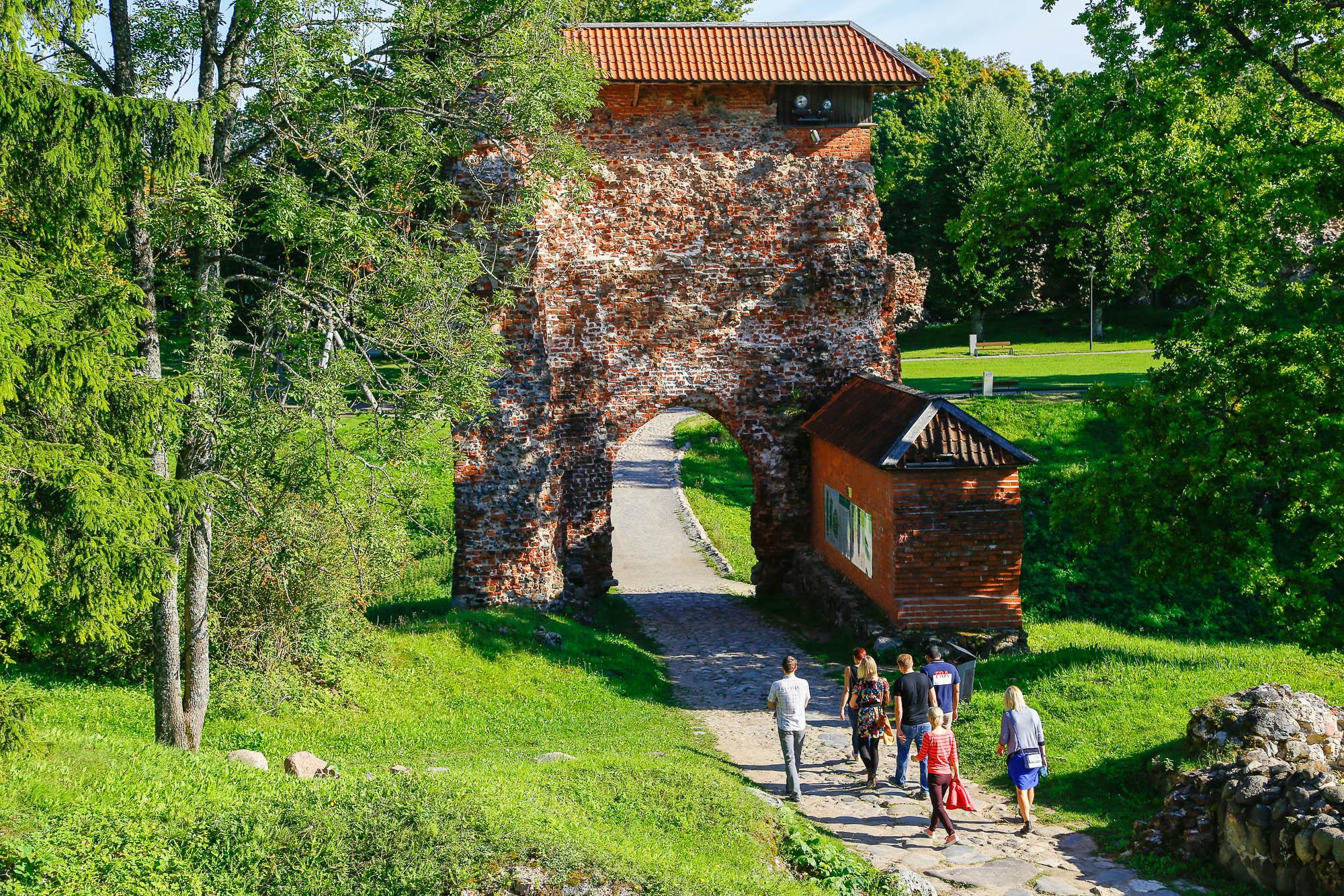 Tallinn–Riga Sightseeing Tour Bus Review | Explore Tallinn Like A Local