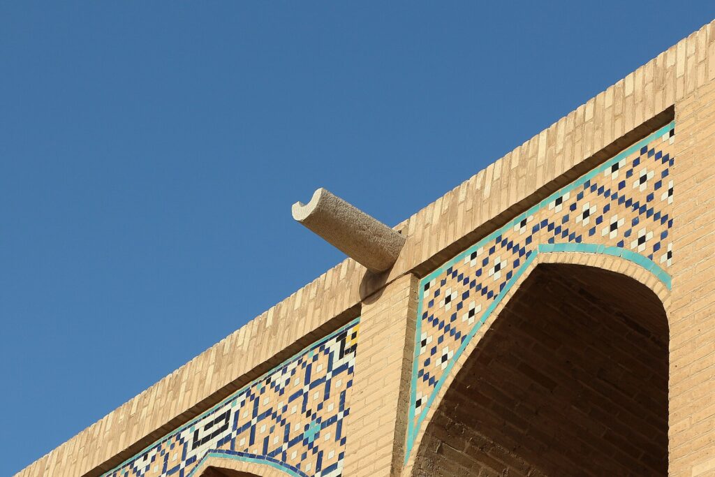 Chaikhaneh under Khaju Bridge