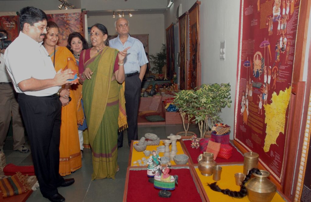 Indian Handloom & Handicrafts