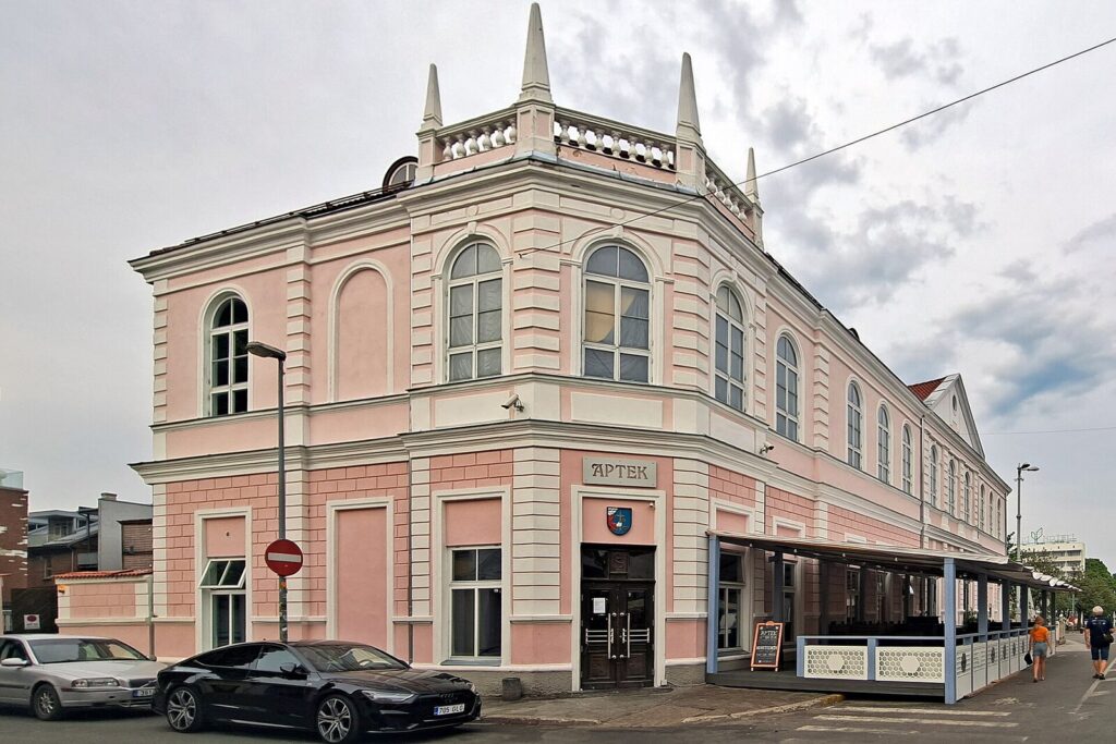 Puhvet A.P.T.E.K., Parnu