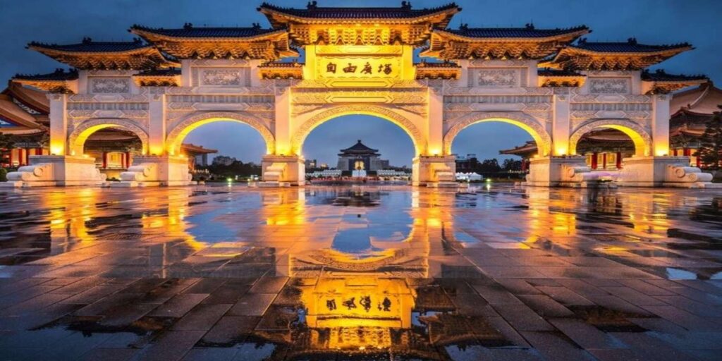 Chiang Kai-shek Memorial Hall gate at dusk in Taipei