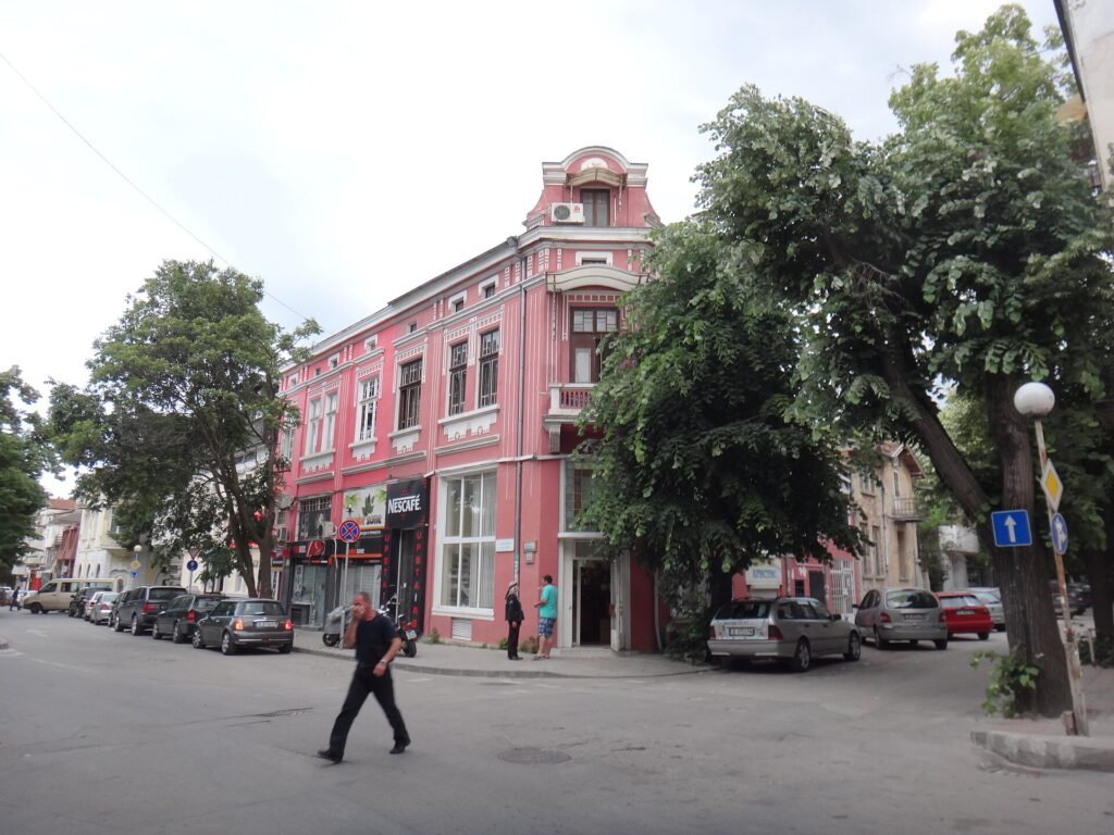Kolhozen Pazar (Central Market)