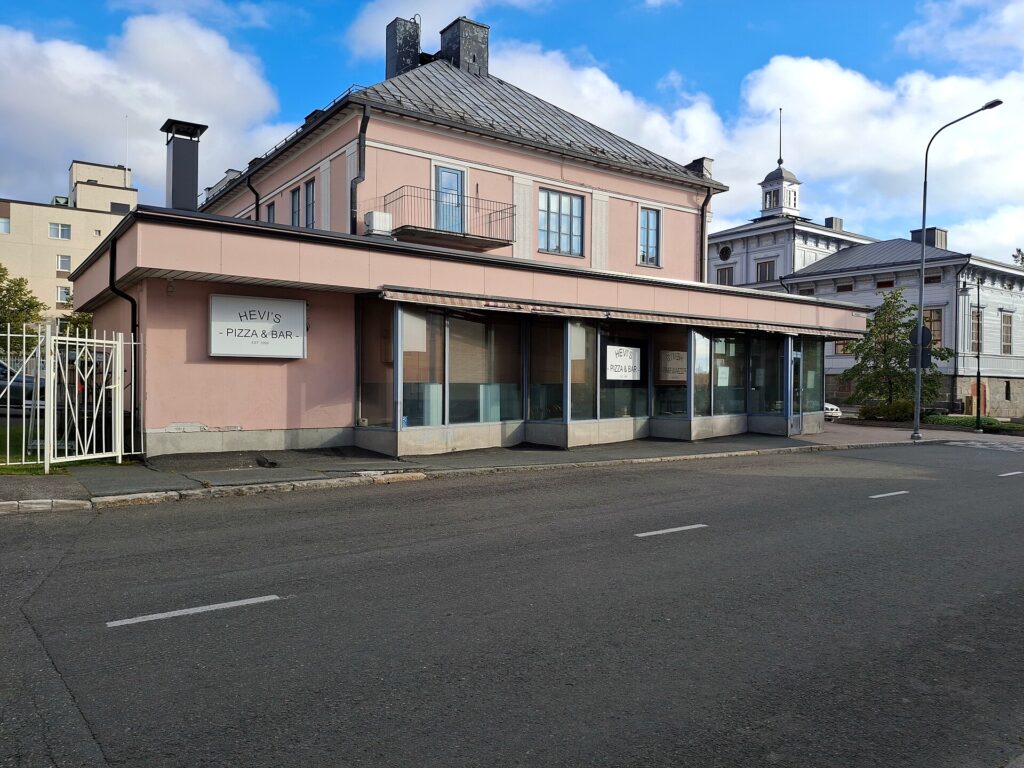 Hevi’s Pizza & Bar
