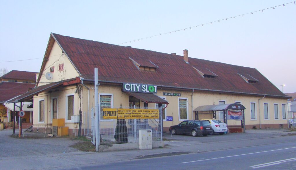 Little Club & Lounge