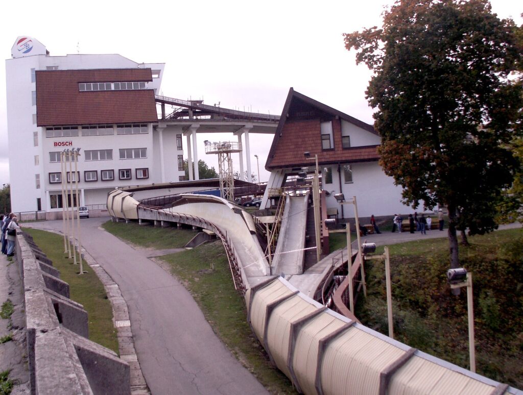 Bobsleja un kamaniņu trase Sigulda