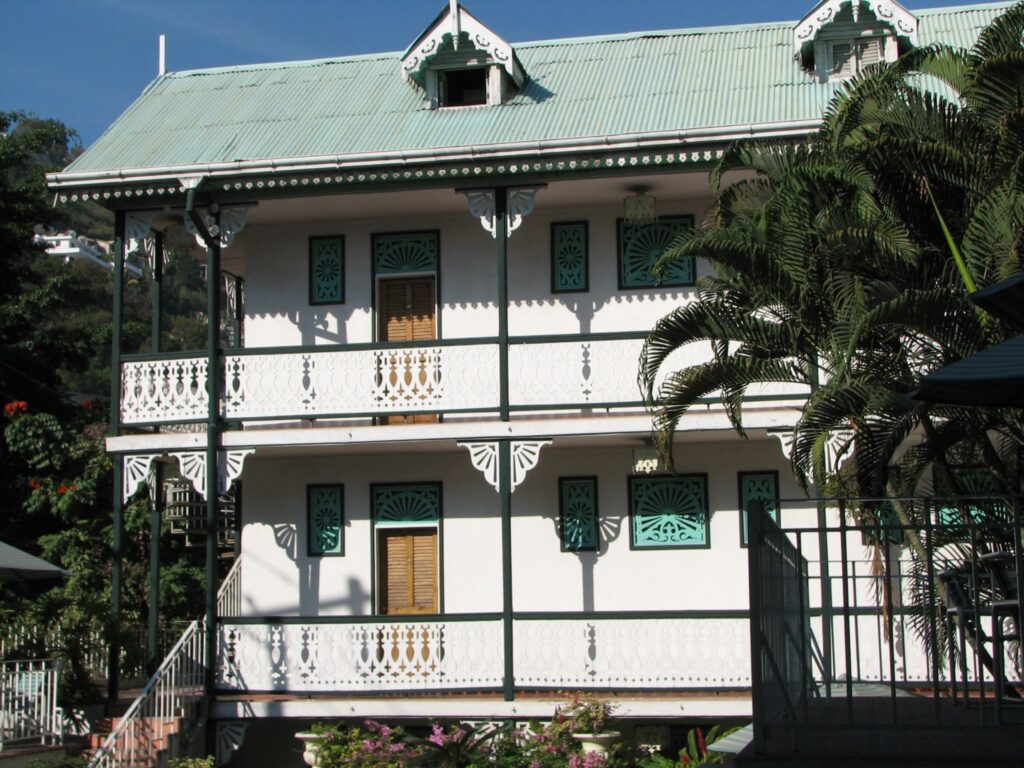 Ritz Kinam II
