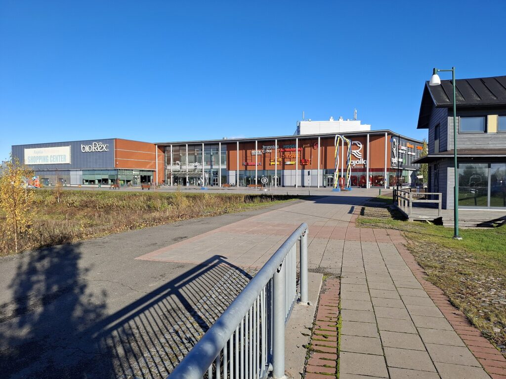 Kauppakeskus Rajalla På Gränsen
