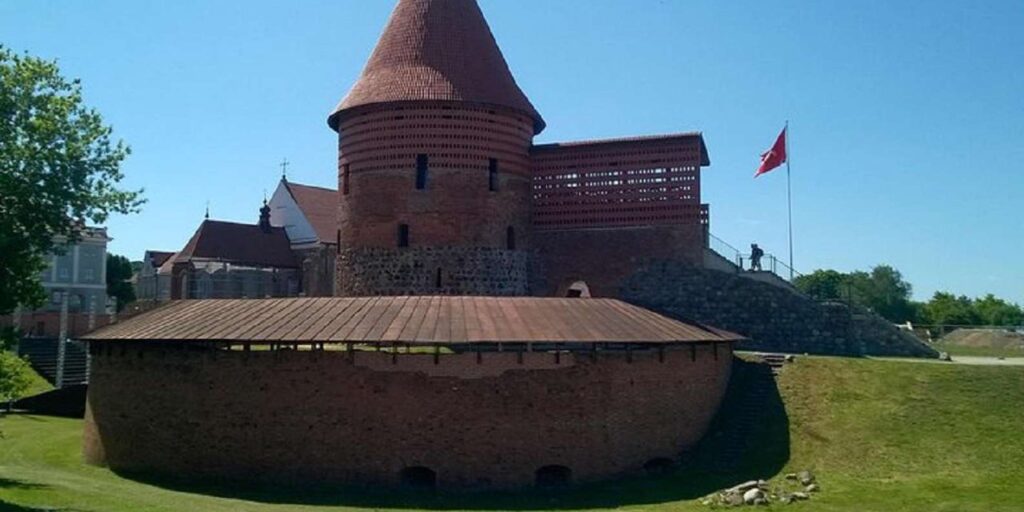 Kaunas Old Town Tour: Local Secrets & Hidden Corners
