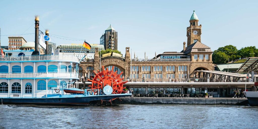 Harbour and HafenCity sightseeing cruise