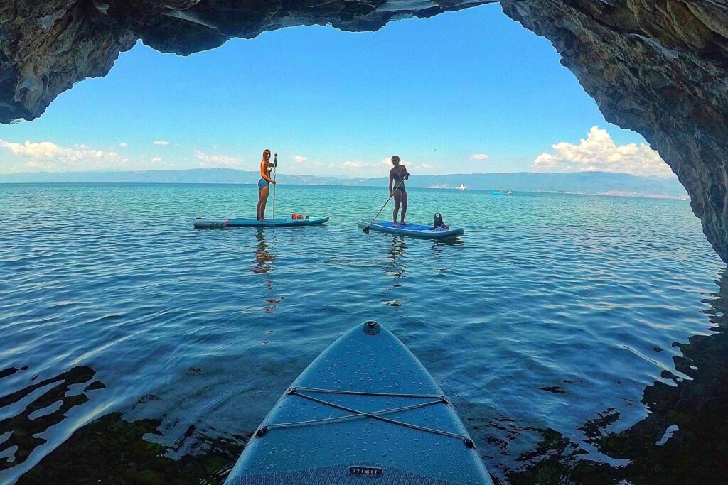 Stand Up Paddleboarding Tour with Landmarks & Photos