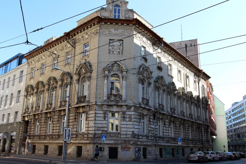 Roset Hotel and Residence